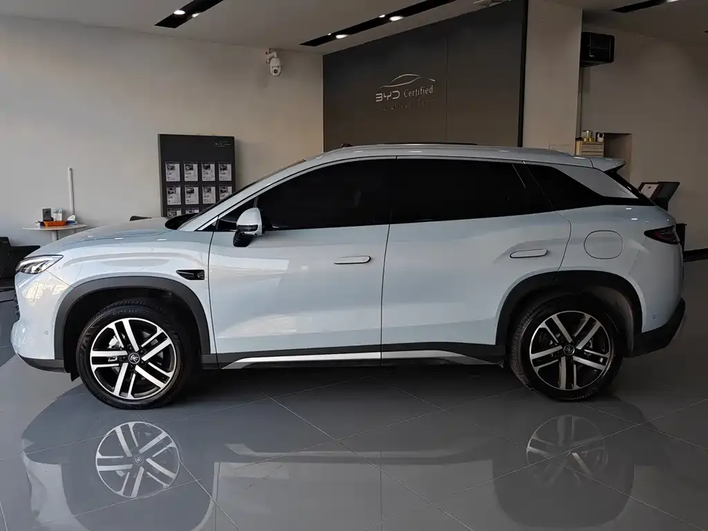 BYD L DM-i — фото 2