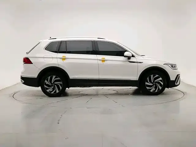 Volkswagen Tiguan L 2022 из CN, фото 4