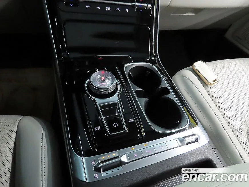 Kia Carnival — фото 10