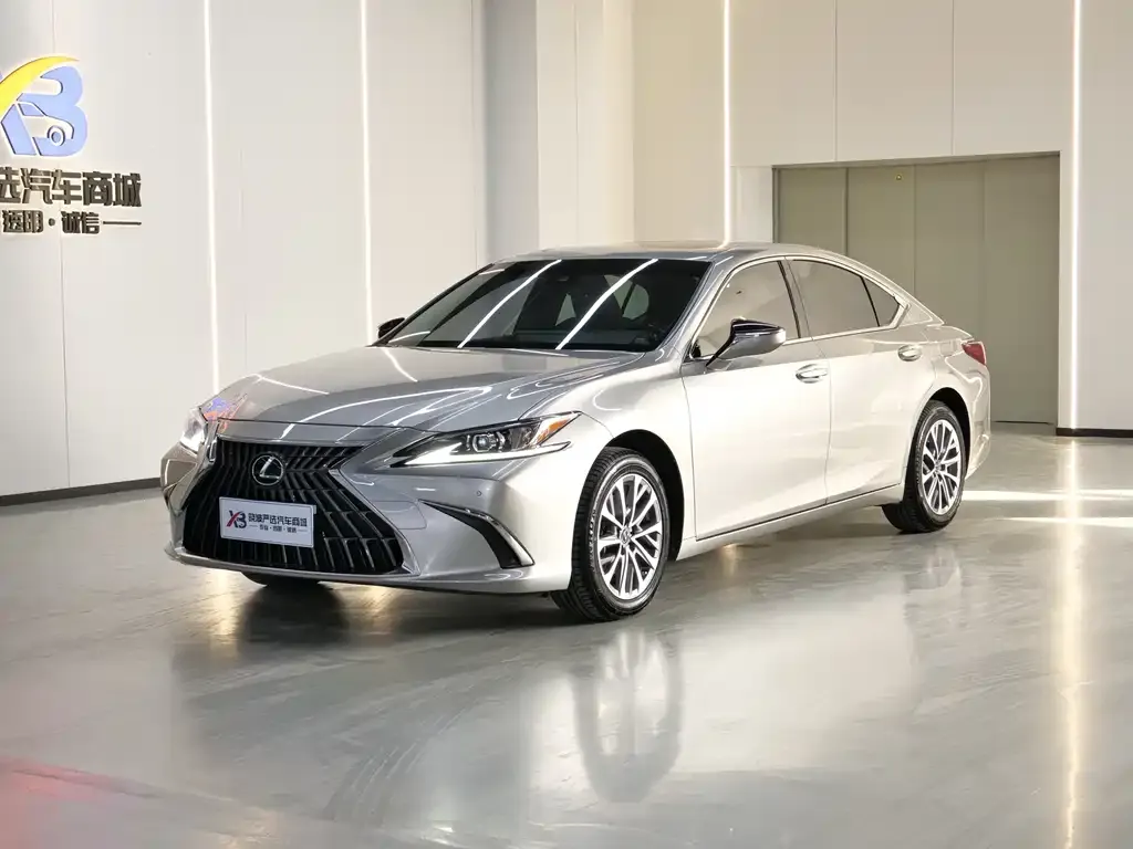 Lexus ES — фото 1