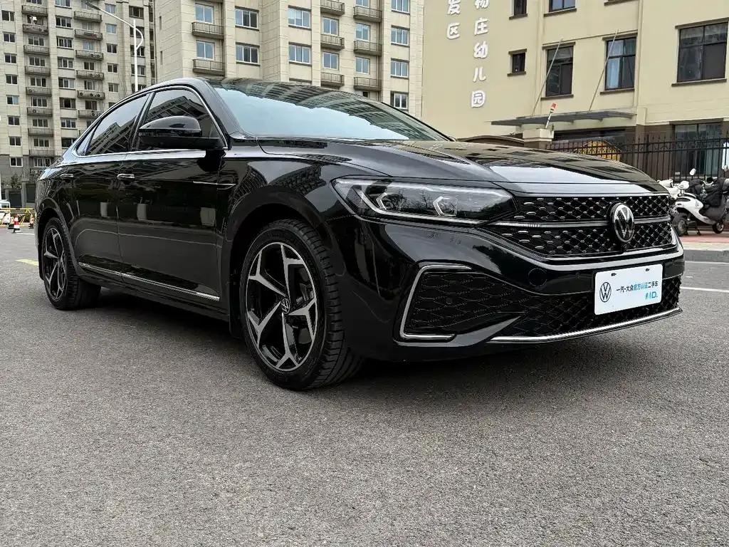 Volkswagen Passat — фото 8