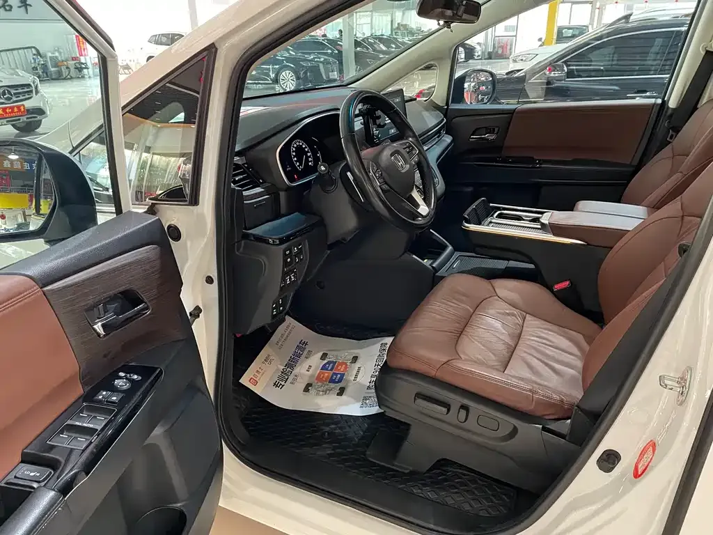 Honda Odyssey — фото 10