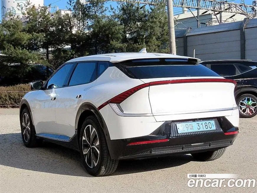 Kia EV6 — фото 8
