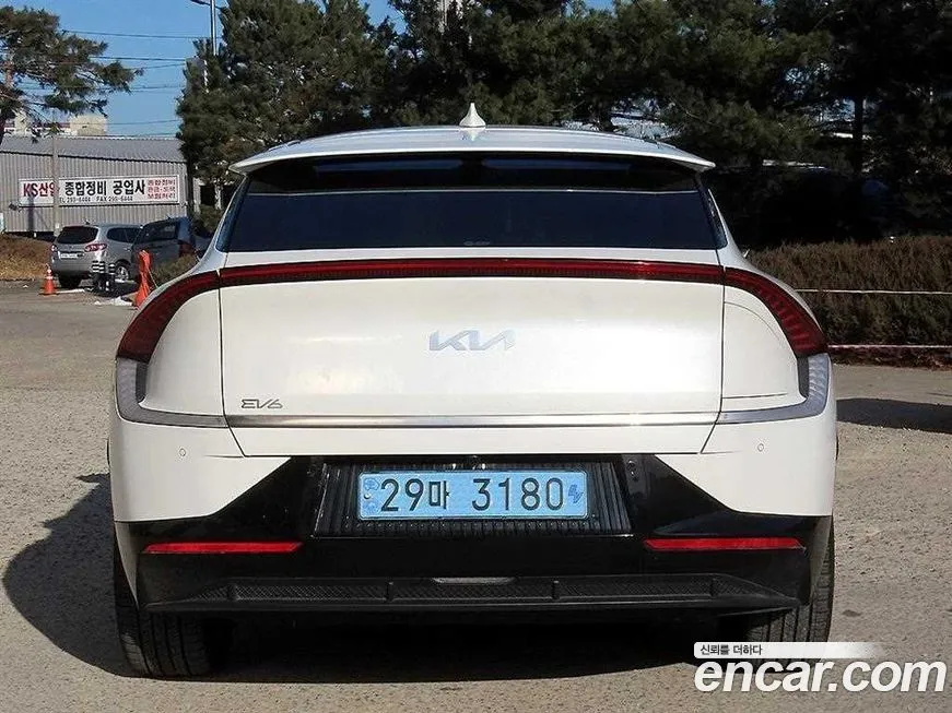Kia EV6 — фото 6
