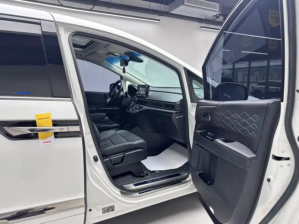 Honda Elysion 2022 из CN, фото 10