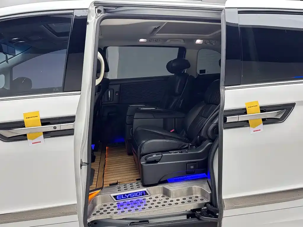 Honda Elysion 2022 из CN, фото 8