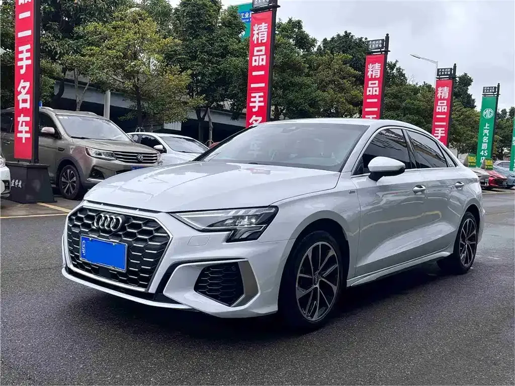 Audi A3 — фото 1