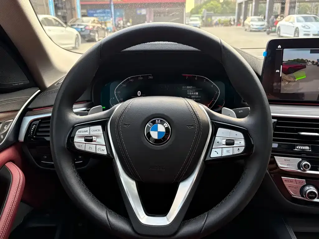 BMW 5 Series — фото 10