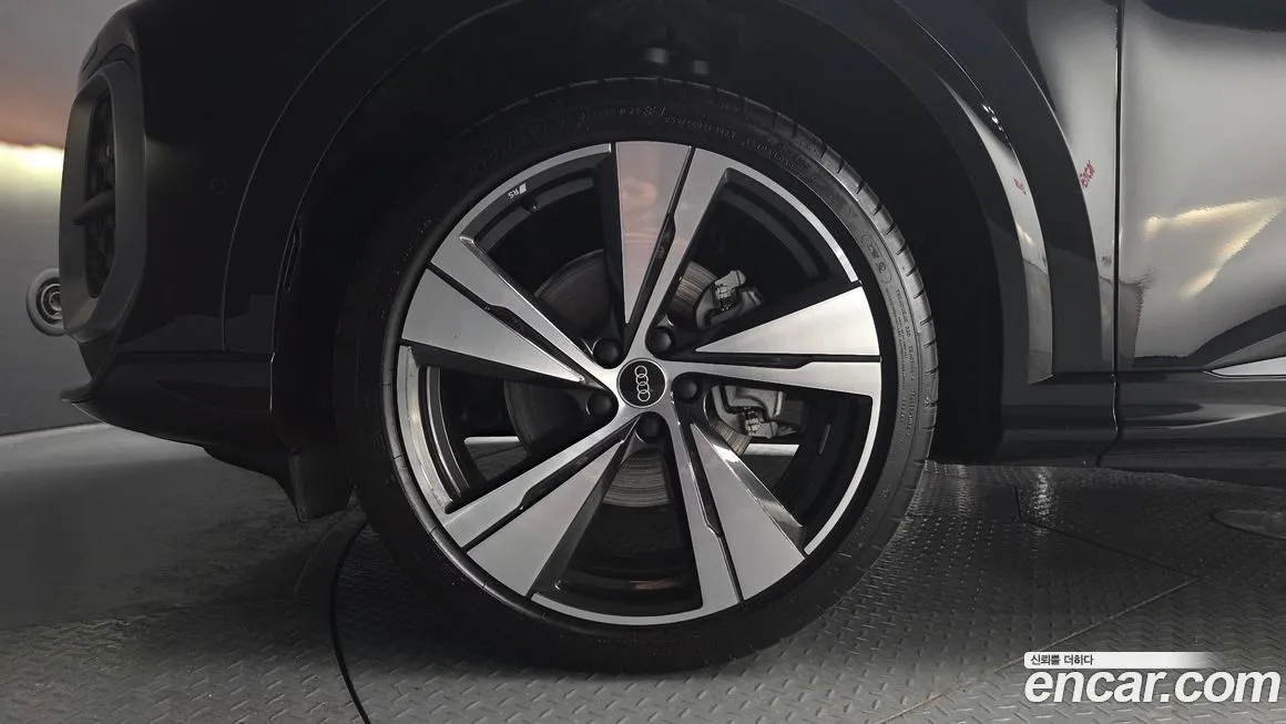 Audi Q5 2025 из KR, фото 6
