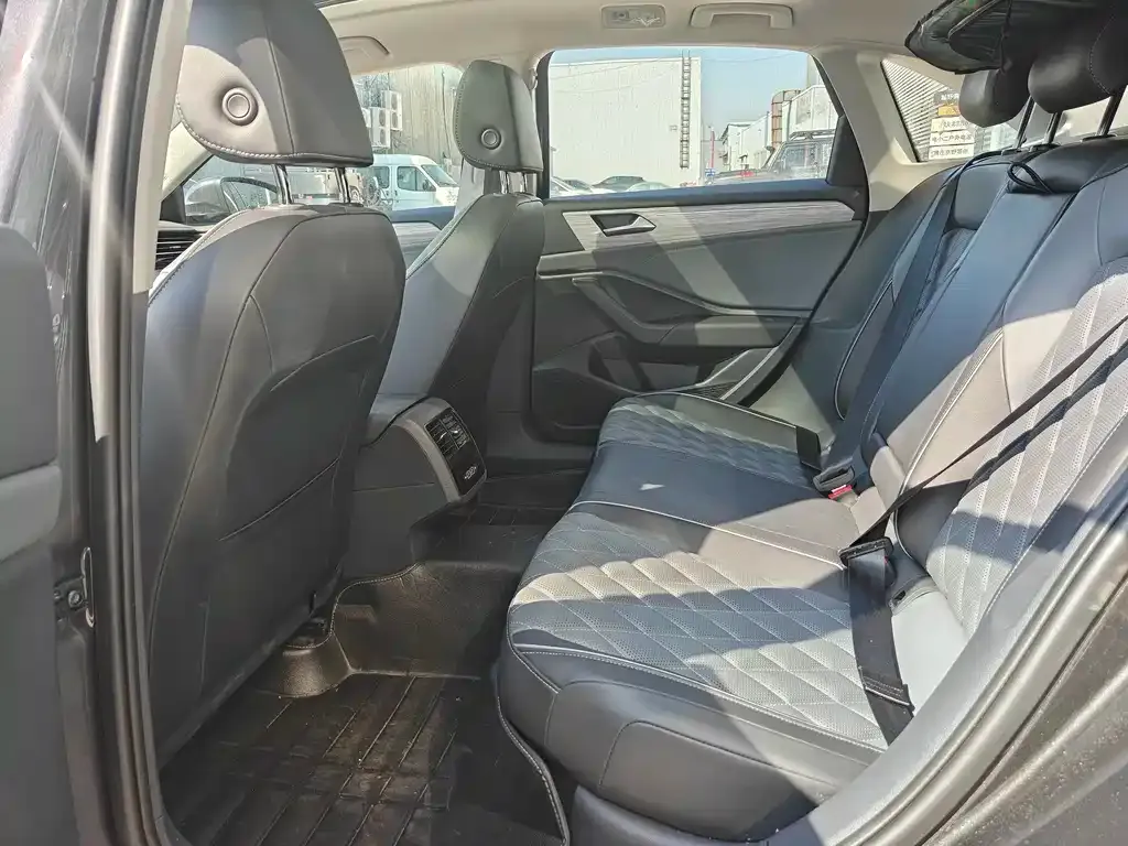 Volkswagen Sagitar 2023 из CN, фото 4