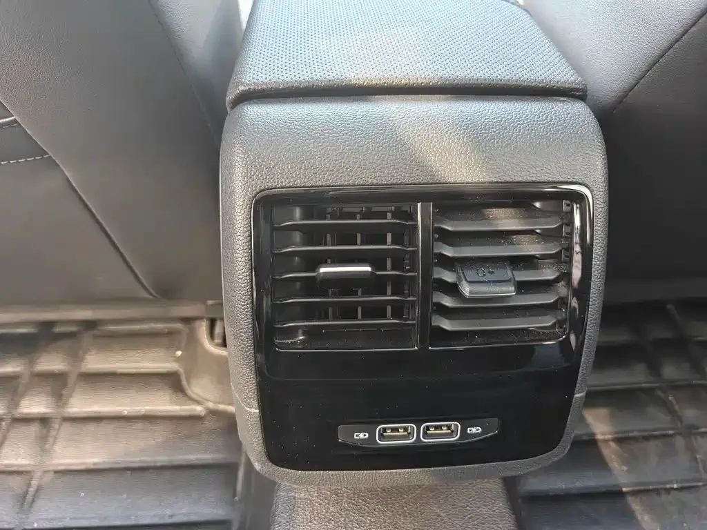 Volkswagen Sagitar 2023 из CN, фото 9