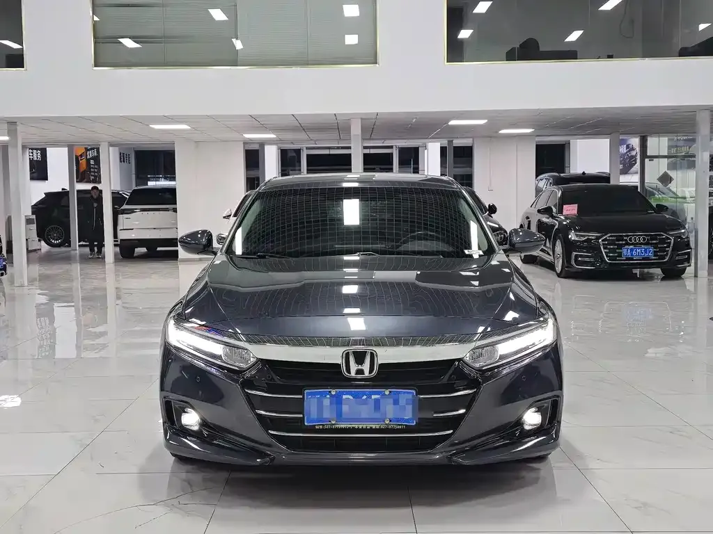 Honda Accord — фото 7