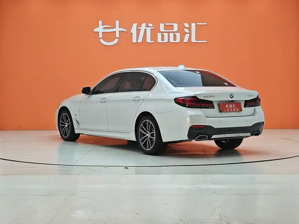 BMW 5 Series — фото 10