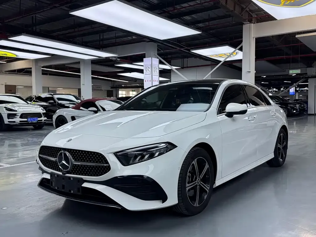 Mercedes-Benz A-Class 2023 из CN, фото 1