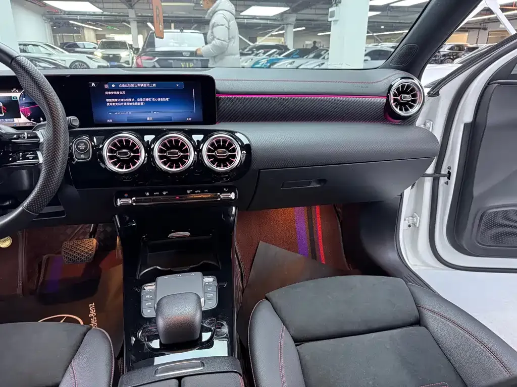 Mercedes-Benz A-Class 2023 из CN, фото 9