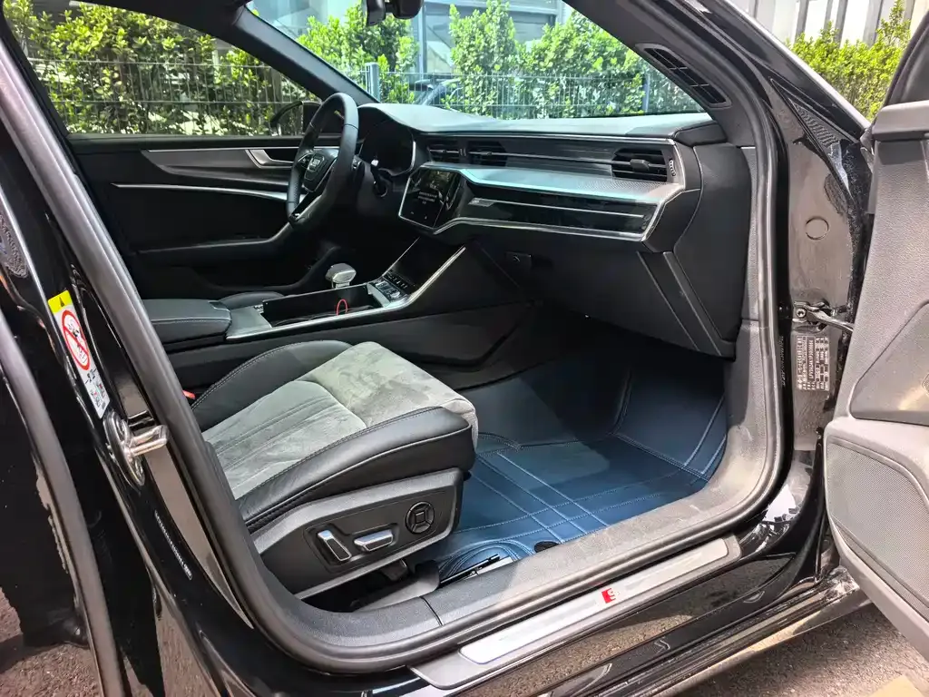 Audi A6L 2023 из CN, фото 8