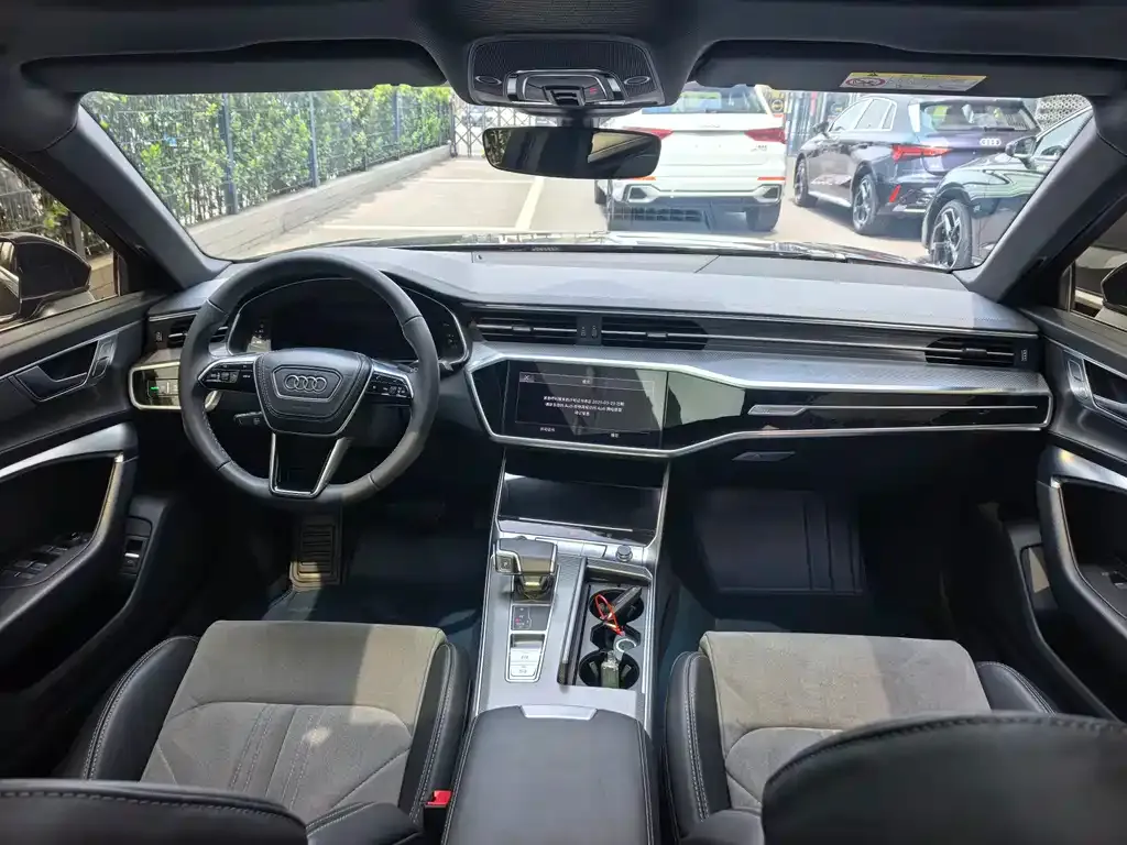Audi A6L 2023 из CN, фото 9