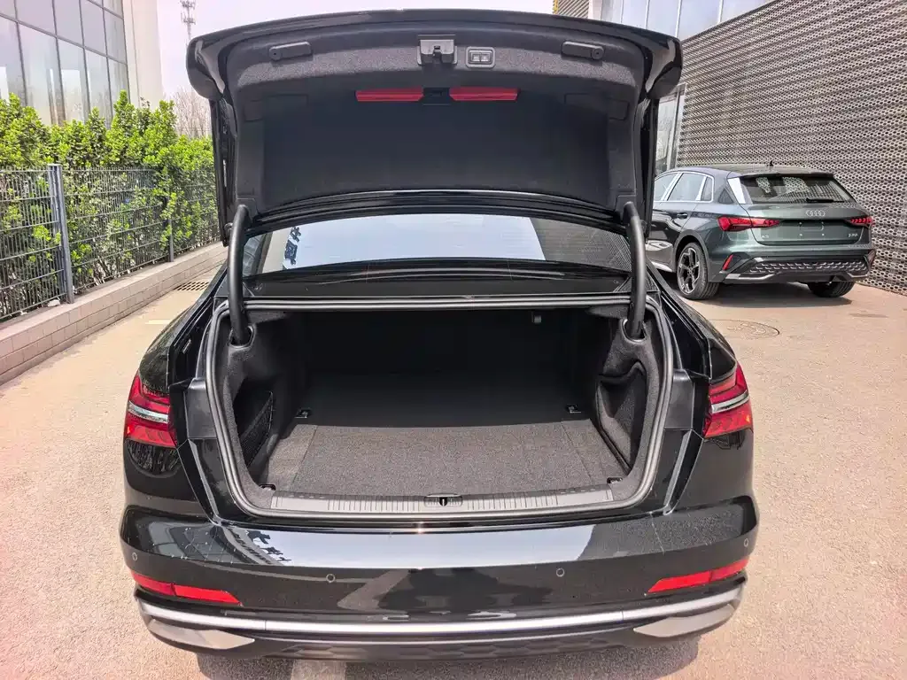 Audi A6L 2023 из CN, фото 7