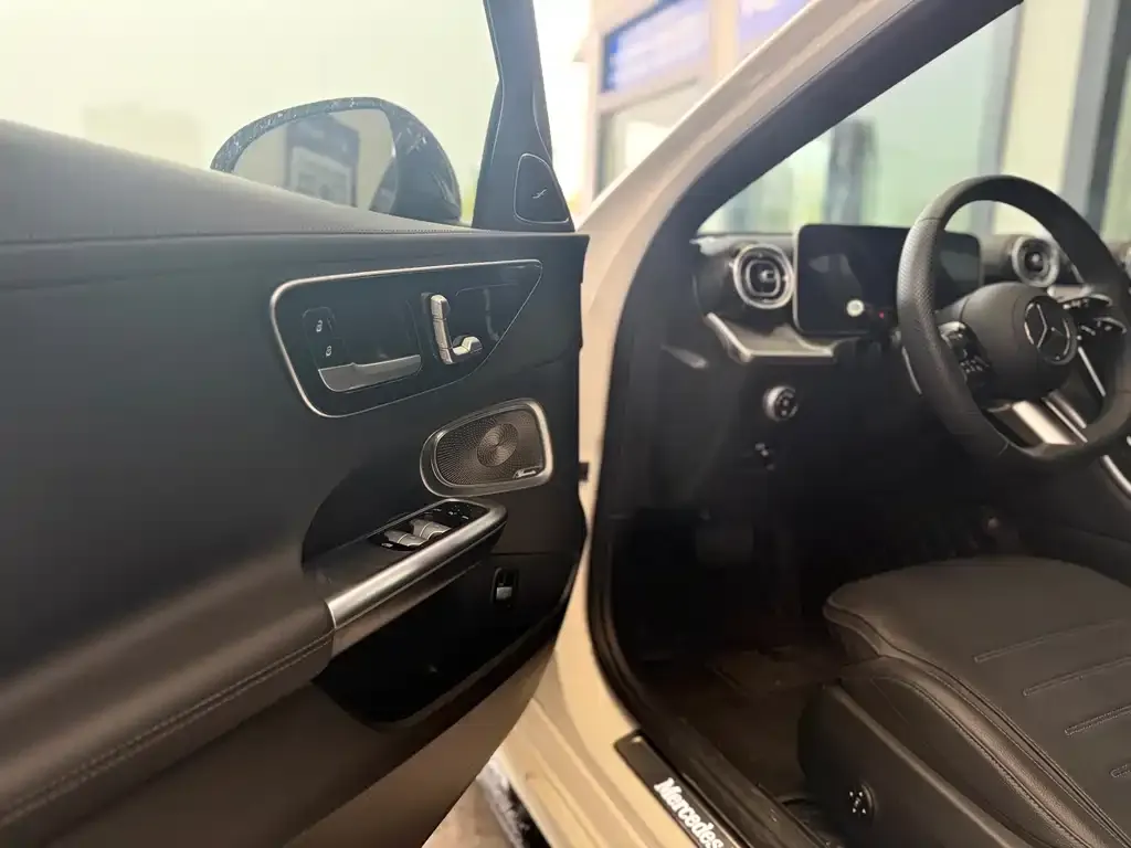 Mercedes-Benz C-Class 2024 из CN, фото 4