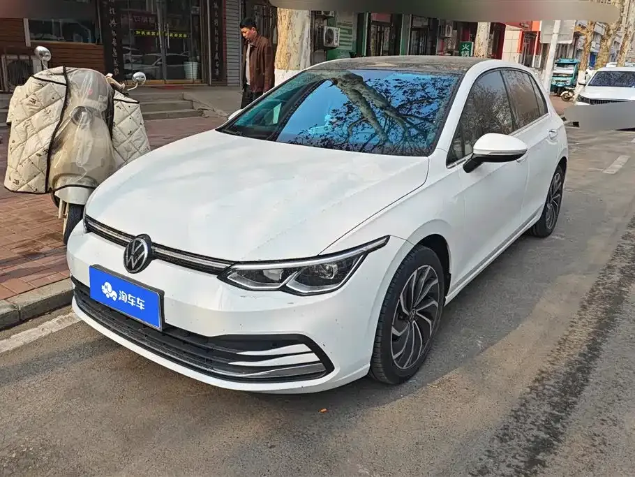Volkswagen Golf 2023 из CN, фото 1