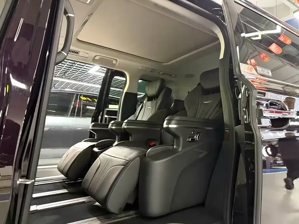 Hongqi HQ9 2023 из CN, фото 6
