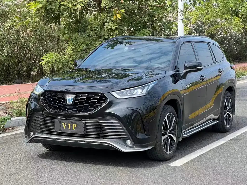 Toyota Crown Kluger 2023 из CN, фото 1