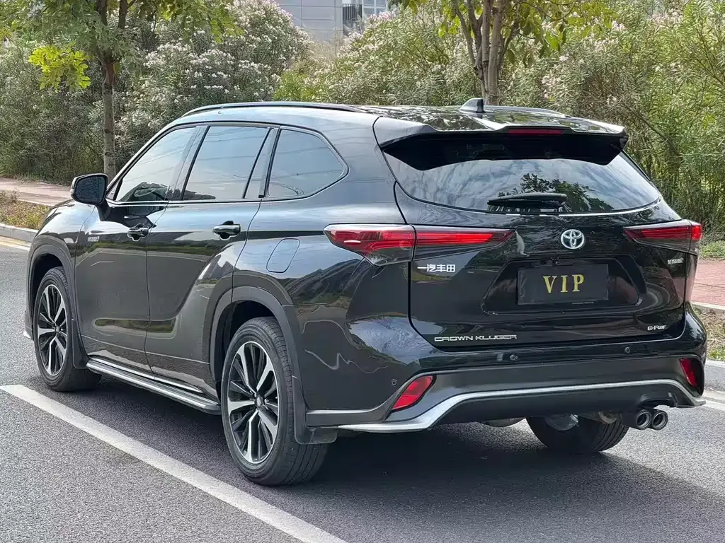 Toyota Crown Kluger 2023 из CN, фото 7
