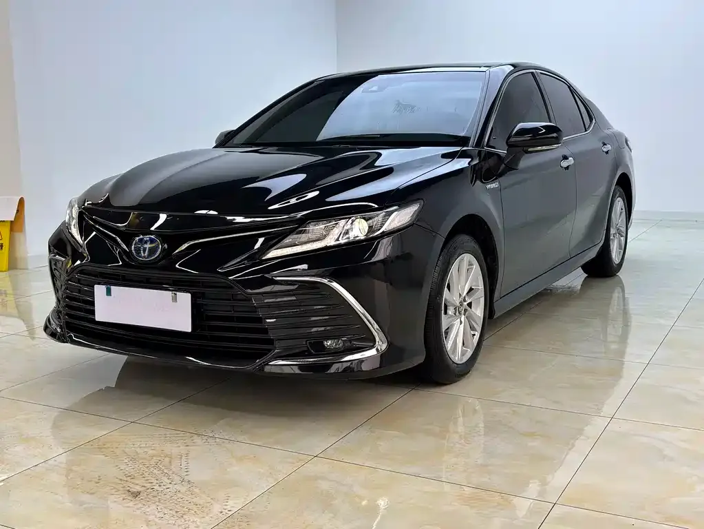 Toyota Camry 2023 из CN, фото 1