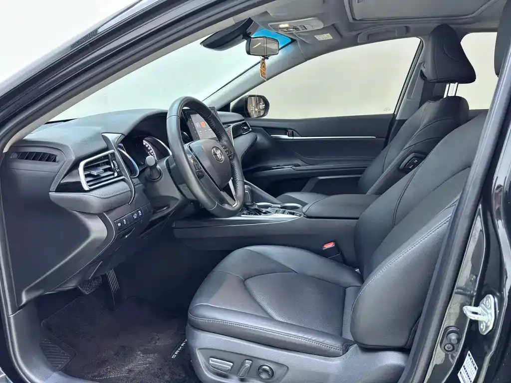 Toyota Camry 2023 из CN, фото 8