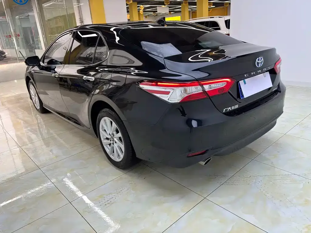 Toyota Camry 2023 из CN, фото 5