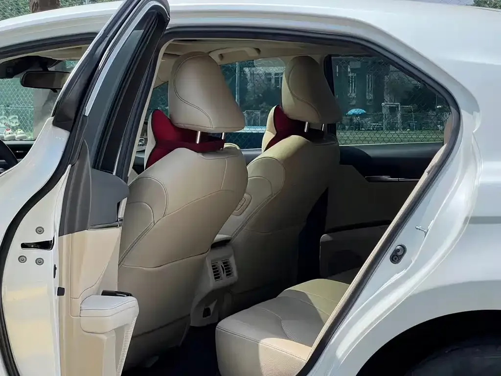 Toyota Camry 2021 из CN, фото 3
