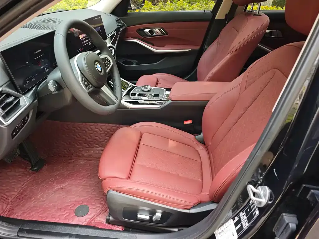 BMW 3 Series 2023 из CN, фото 2