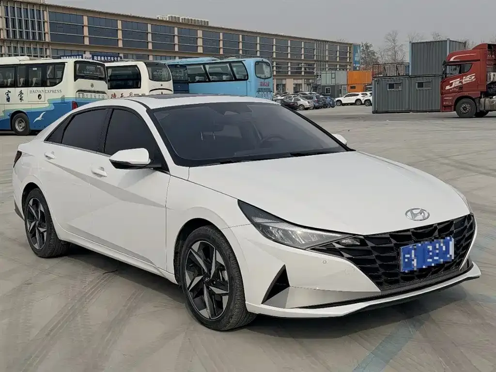 Hyundai Elantra 2022 из CN, фото 1