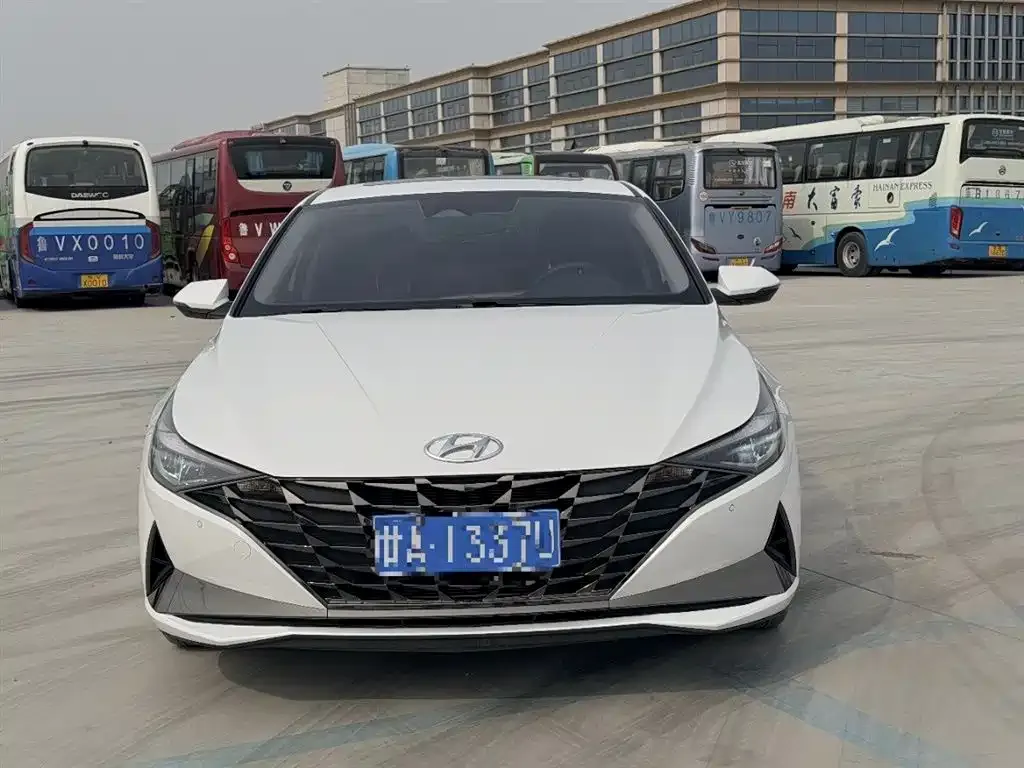 Hyundai Elantra 2022 из CN, фото 2