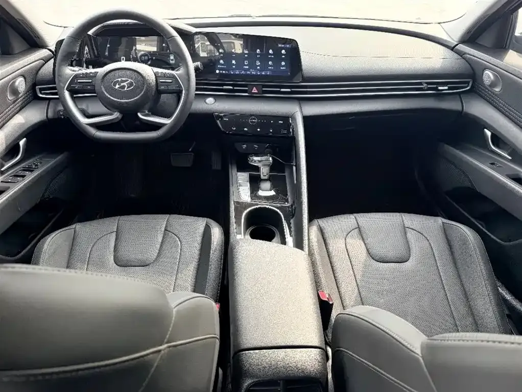 Hyundai Elantra 2022 из CN, фото 3