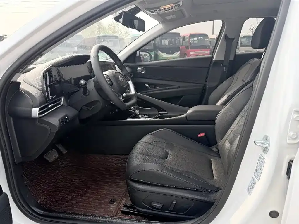Hyundai Elantra 2022 из CN, фото 4