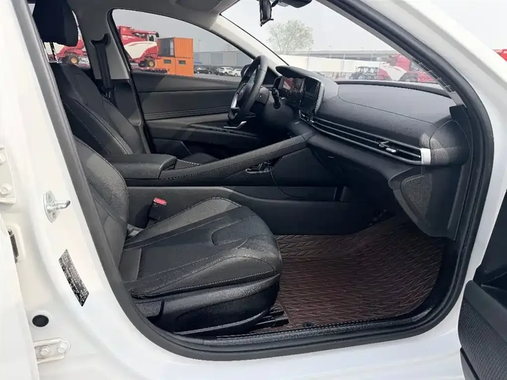 Hyundai Elantra 2022 из CN, фото 7