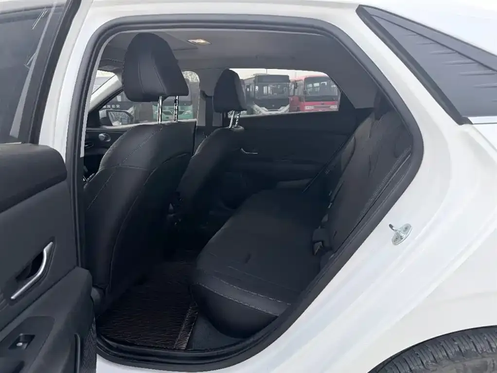 Hyundai Elantra 2022 из CN, фото 6