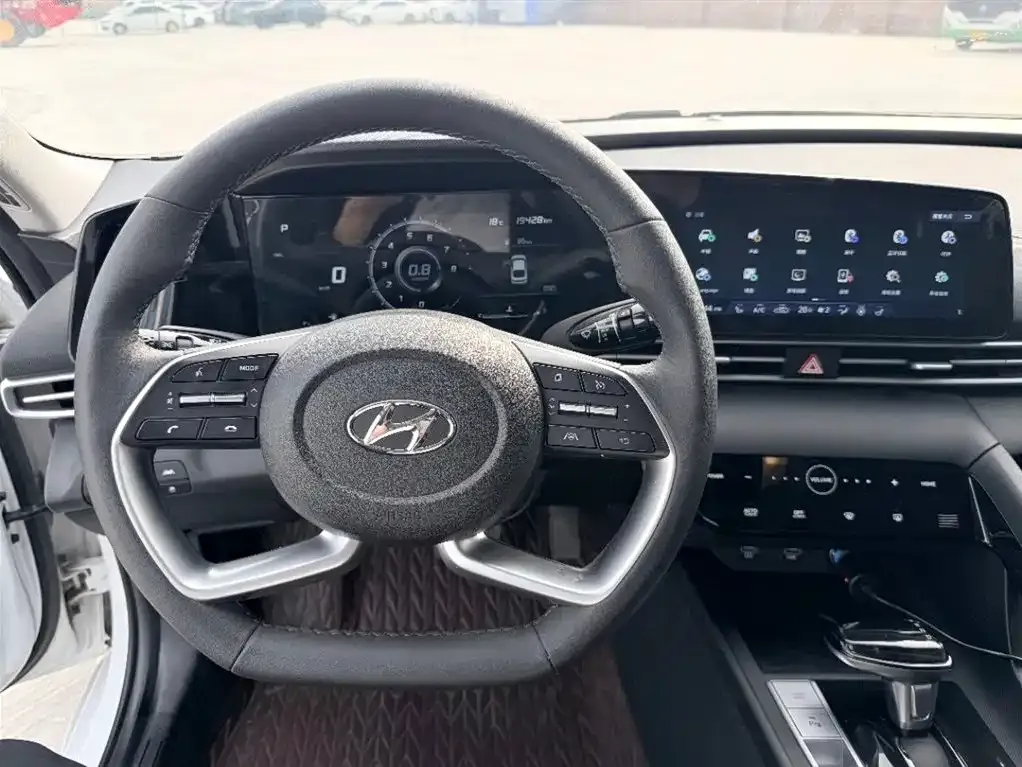Hyundai Elantra 2022 из CN, фото 10
