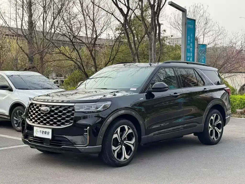Ford Explorer 2022 из CN, фото 1