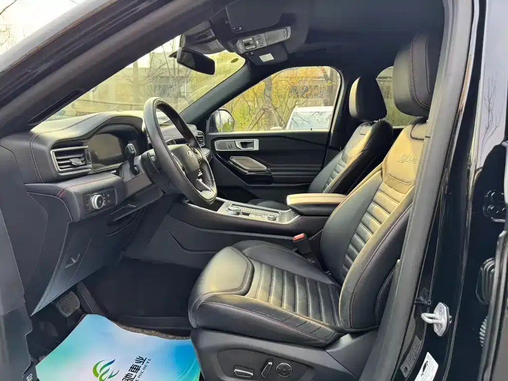 Ford Explorer 2022 из CN, фото 2