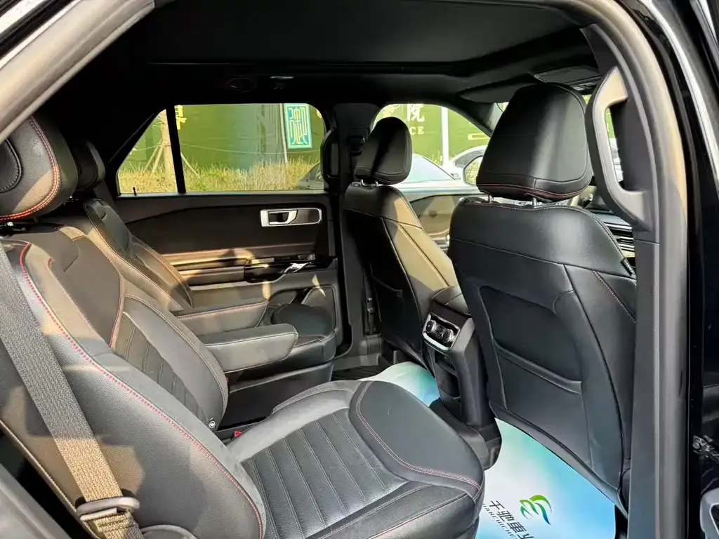 Ford Explorer 2022 из CN, фото 4