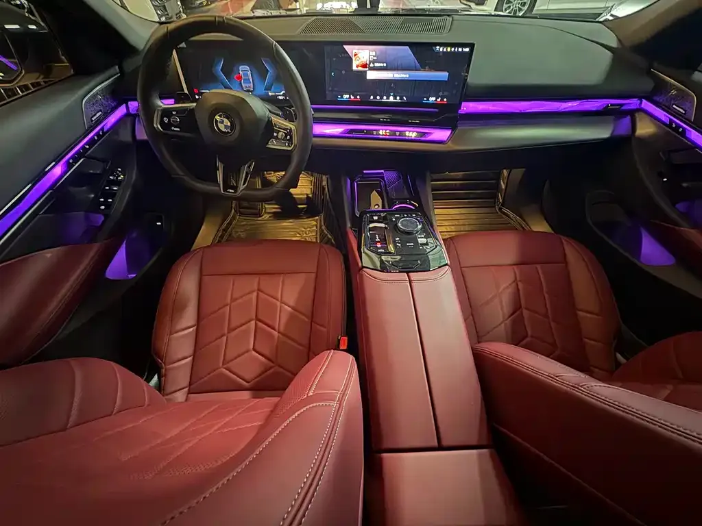 BMW 5 Series 2024 из CN, фото 2