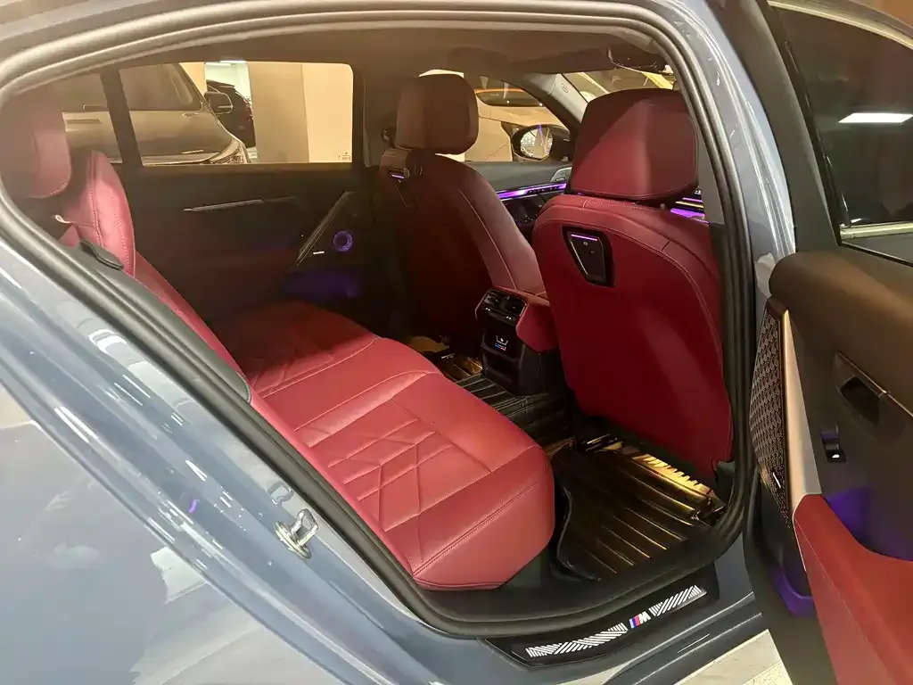 BMW 5 Series 2024 из CN, фото 5