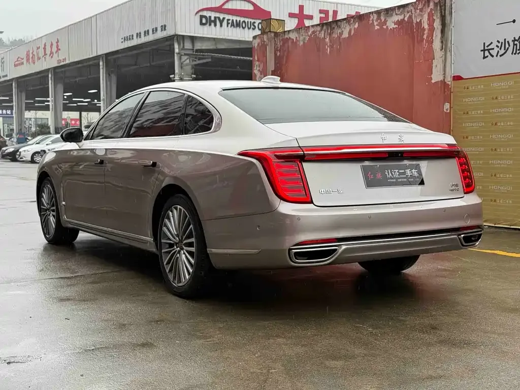 Hongqi H9 — фото 10