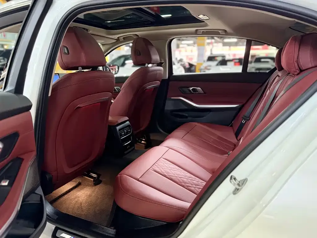 BMW 3 Series 2025 из CN, фото 8