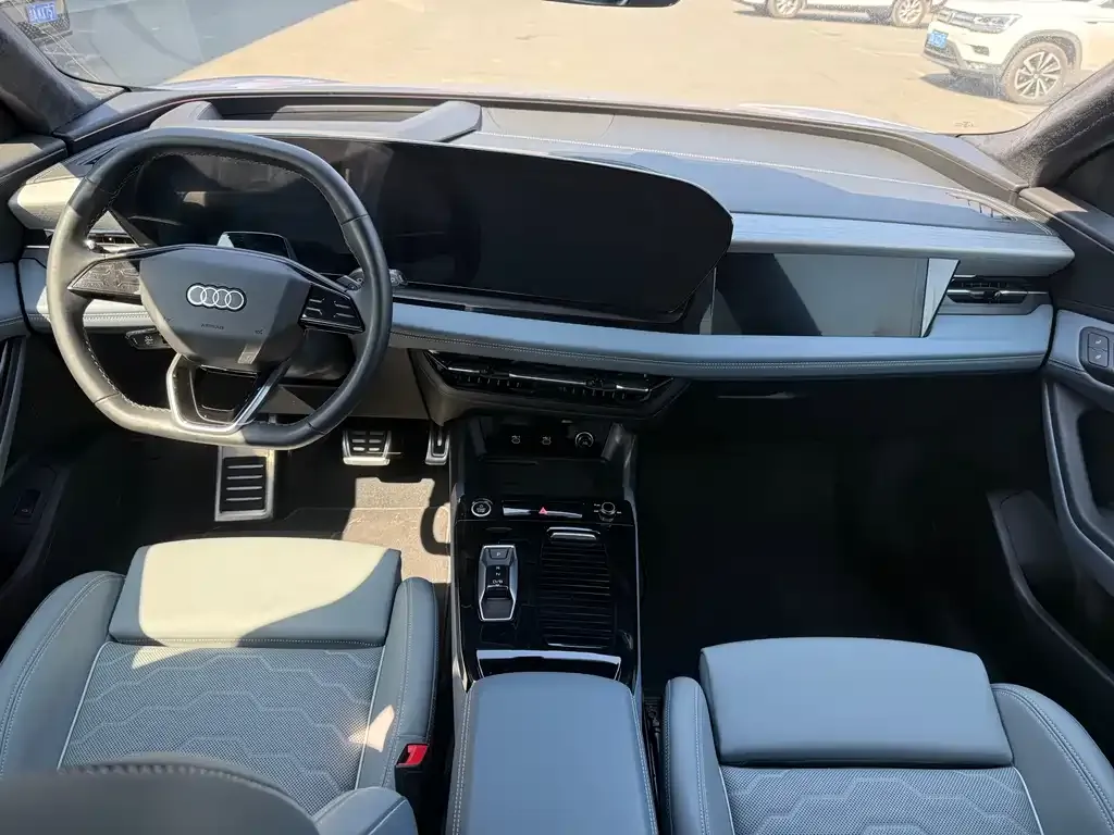 Audi Q6L e-tron — фото 3