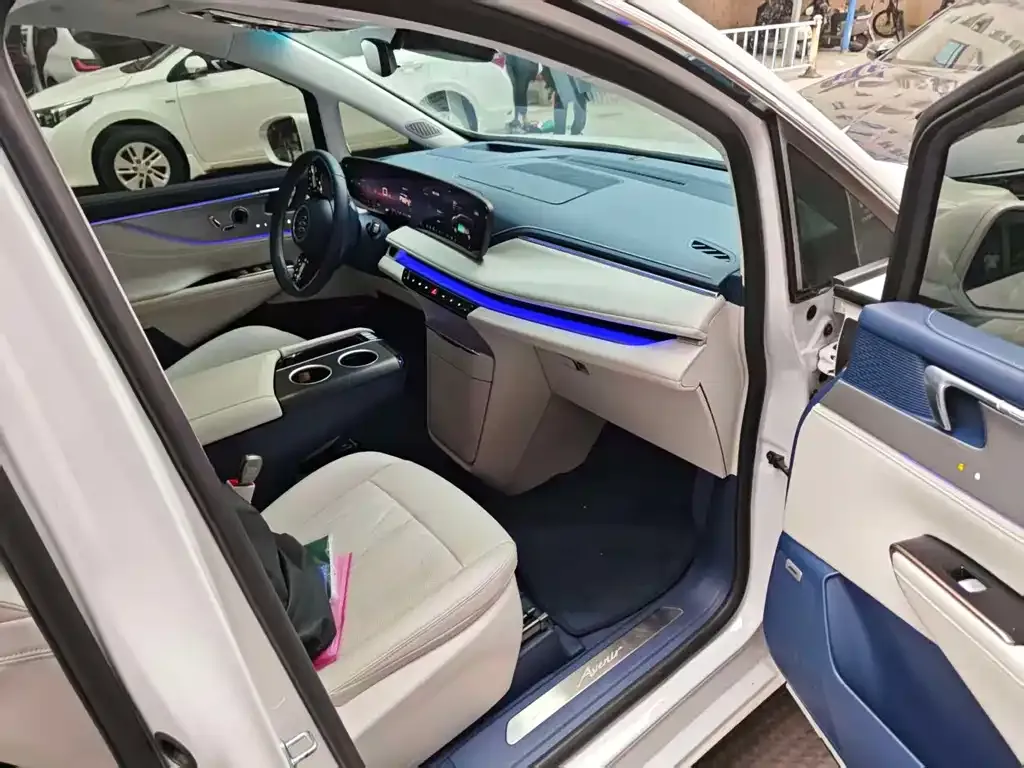 Buick GL8 Hybrid 2024 из CN, фото 4