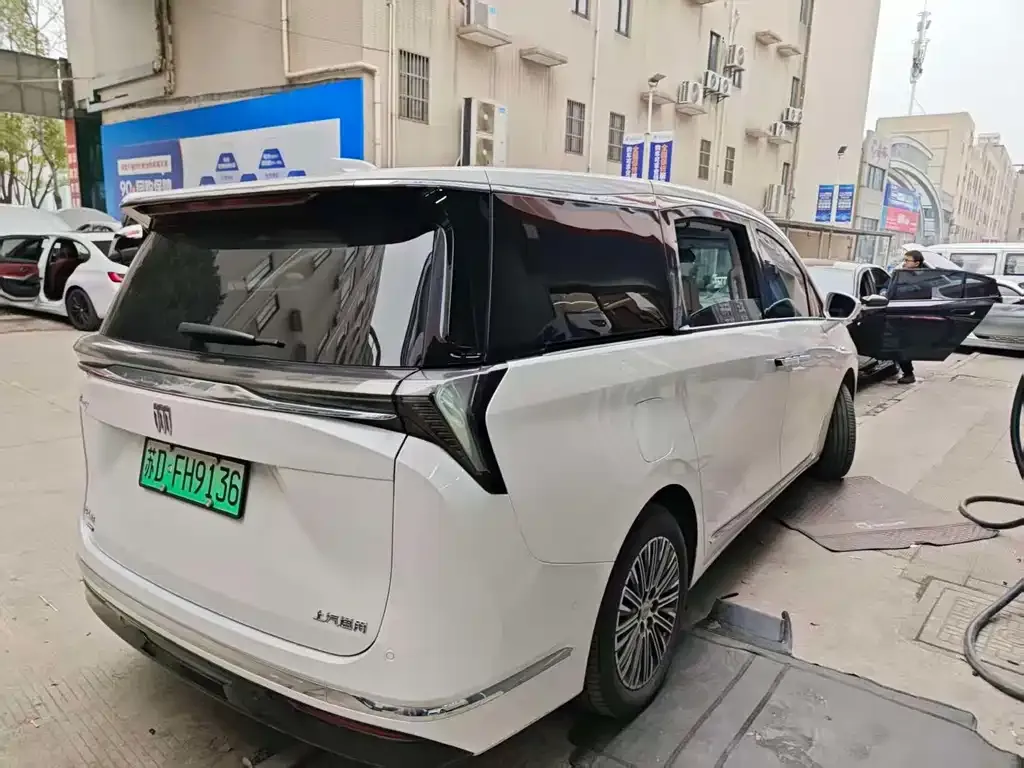 Buick GL8 Hybrid 2024 из CN, фото 7