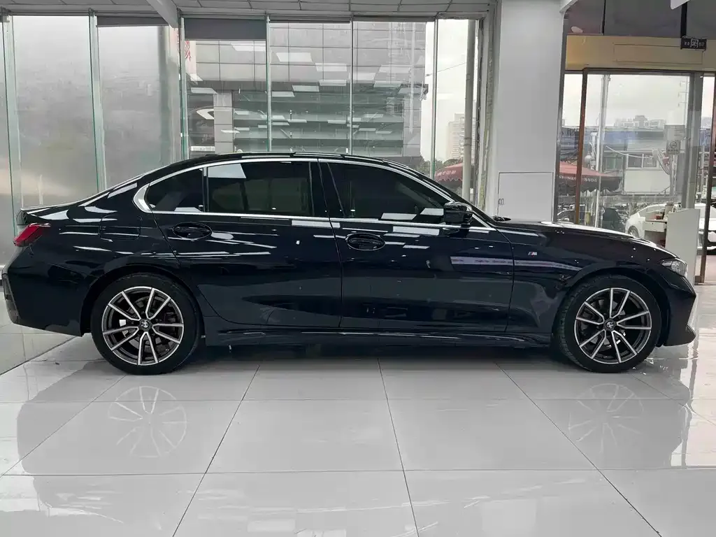 BMW 3 Series 2023 из CN, фото 4